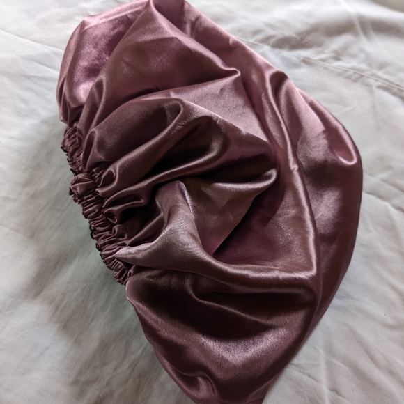 Satin Hair bonnet - Picture 4 of 4
